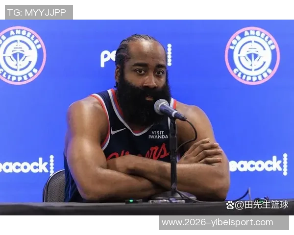 哈登强攻遭重击面部倒地快船紧急暂停比赛引发关注 哈登强攻遭重击面部倒地快船紧急暂停比赛引发关注