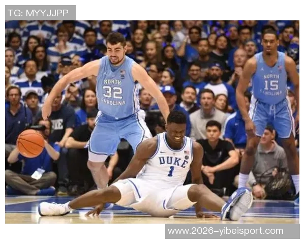 杜克女篮发布阿贾威尔逊签名鞋AOne特别版经典黑蓝配色款式