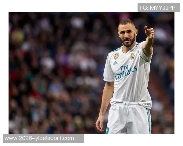 本泽马年薪高达1亿却遭侮辱性续约报价宣布无限期罢赛引发热议